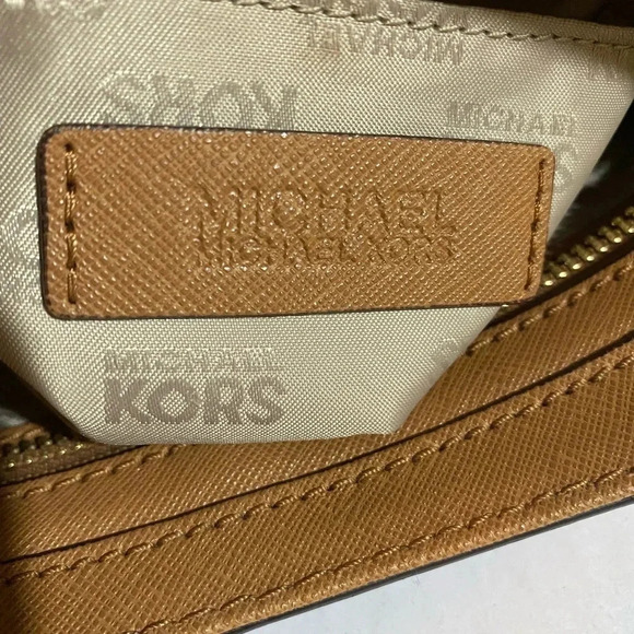 Michael kors brown saffiano leather satchel handbag - Picture 13 of 15